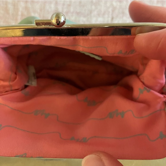 Mango Double Kiss Clasp Coin Purse, from 2005. - Picture 7 of 9